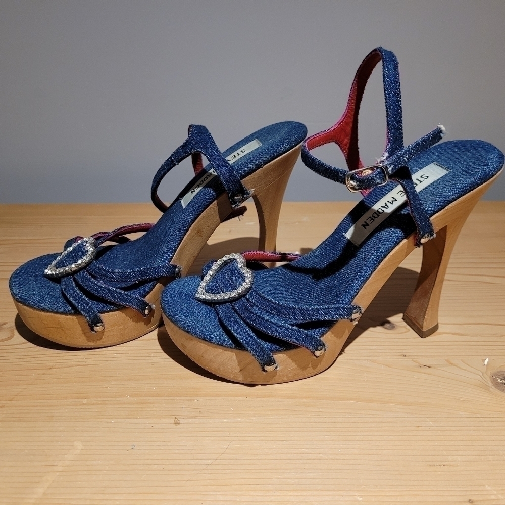Rare Retro Denim heels with rhinestone heart size 5 - Picture 4 of 7